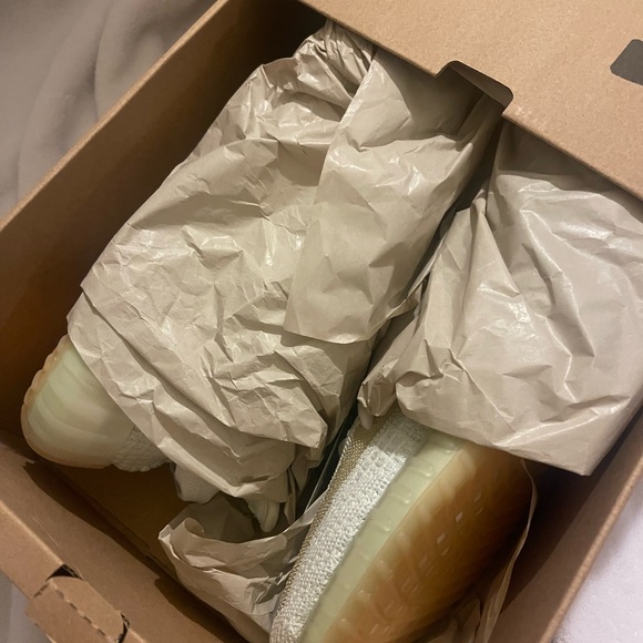 NWT Yeezy Adidas Boost 350 - Picture 5 of 12